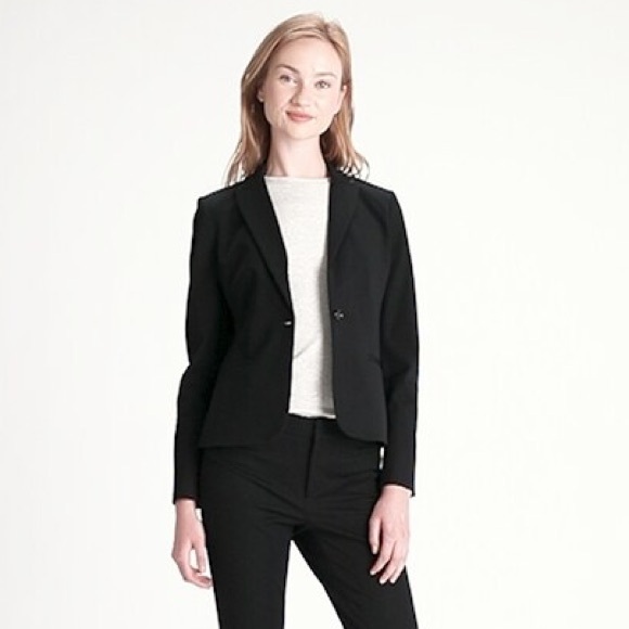 Banana Republic Classic-Fit Suit Blazer Jacket in Black EUC - Picture 1 of 5